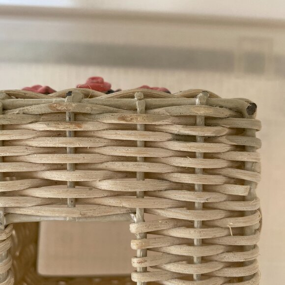 Bathroom Wicker Tissue Holder & 3-D Rose Design - Picture 5 of 8